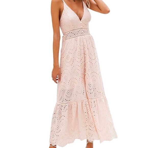 Simplee Eyelet Dress size Medium Blush Peach V Neck Spaghetti Strap Maxi Dress - Picture 3 of 11